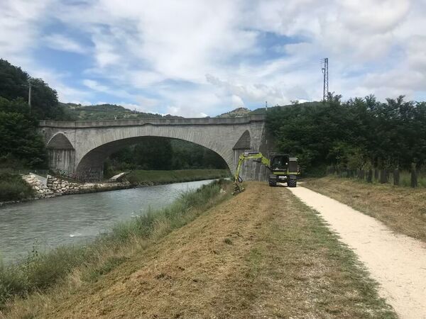 Travaux de fauchage m&eacute;canique des cours d'eau