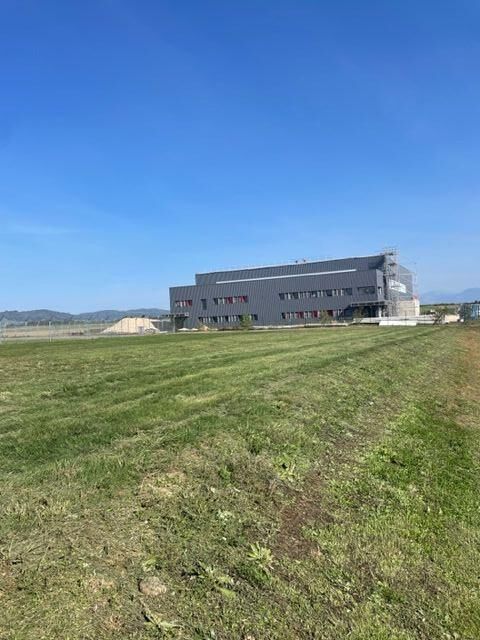 Chantier d'entretien saisonnier : tonte et taille automnale