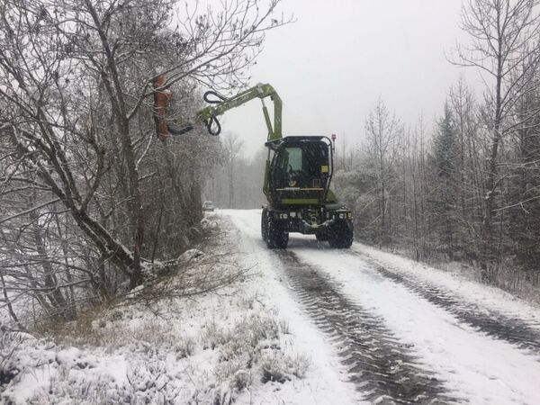Travaux de lamier m&eacute;canique en conditions hivernales