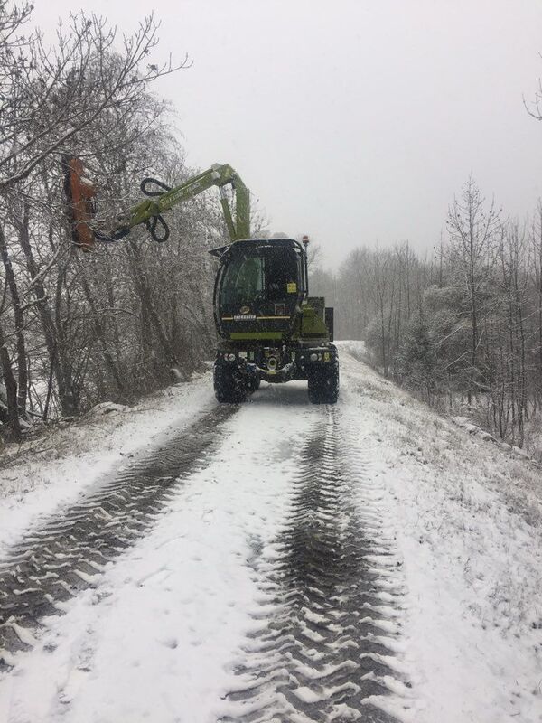 Travaux de lamier m&eacute;canique en conditions hivernales
