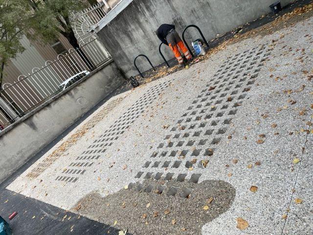 Terrassement et pr&eacute;paration pour l'enrob&eacute; et b&eacute;ton d&eacute;sactiv&eacute;