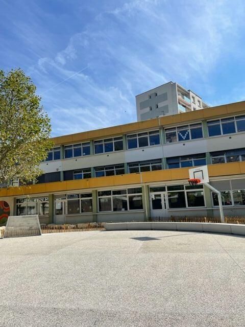 Am&eacute;nagement de jeux ext&eacute;rieurs &agrave; l'&eacute;cole Saint-Exup&eacute;ry