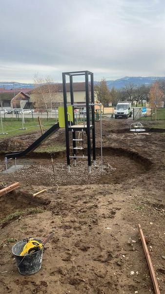 Avancement du chantier pour un espace de jeux publique