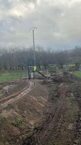 &Eacute;quipement en cours : toboggan install&eacute; sur site