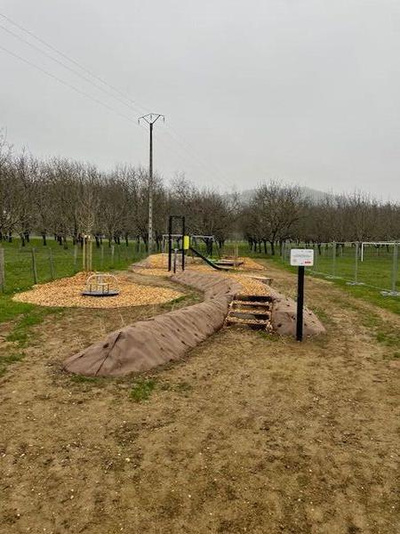 Conception d'une aire de jeux publique &agrave; Varacieux