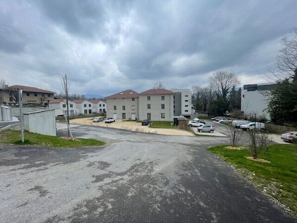 Cr&eacute;ation d'un espace vert urbain au Jardin des Violettes Moirans