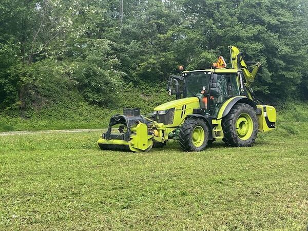 Intervention de fauchage des contre-canaux &agrave; Saint-&Eacute;gr&egrave;ve