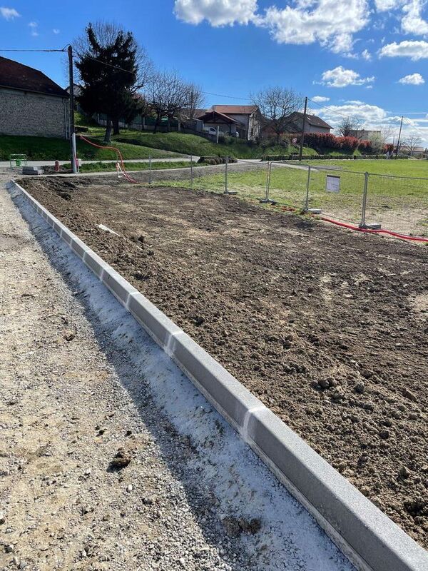 Terrassement de chantier pour pr&eacute;paration de terrain