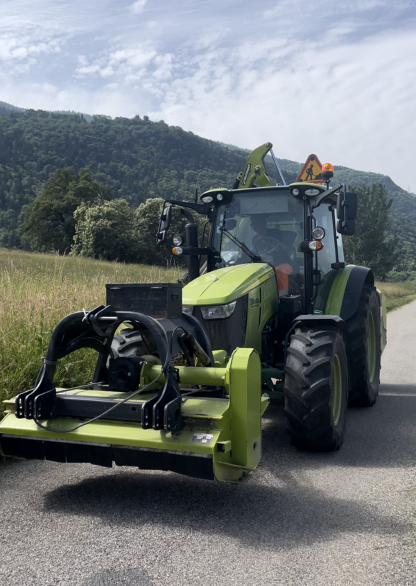 Fauchage bord de route
