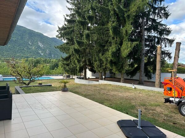 Photos apr&egrave;s l'&eacute;vacuation de l'&eacute;pic&eacute;a dans la cour du client.